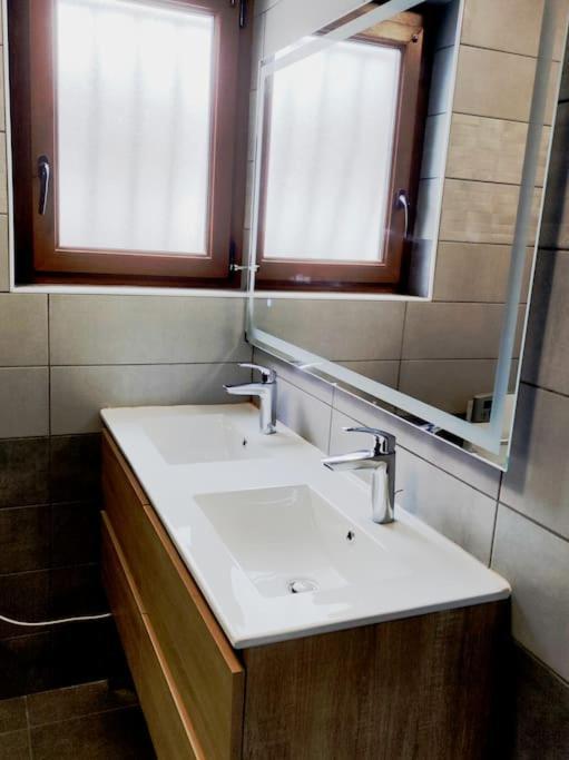 Gite Papillon 6 A14 Personnes - Jacuzzi Gerardmer Exterior photo
