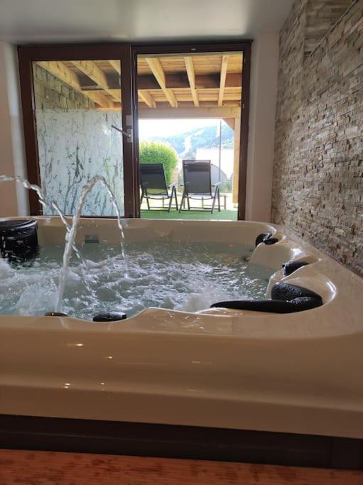 Gite Papillon 6 A14 Personnes - Jacuzzi Gerardmer Exterior photo